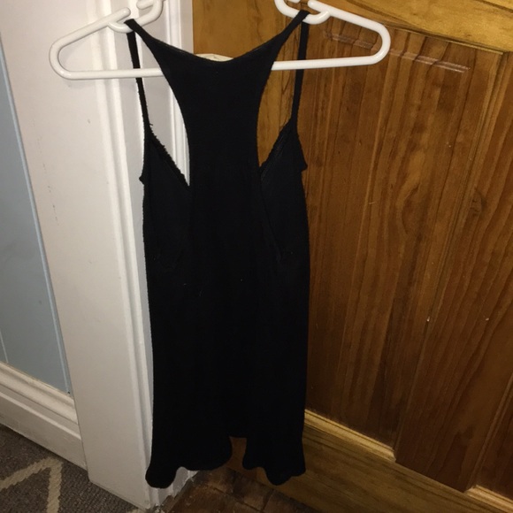 Black ruffled spaghetti strap 🙌 - Picture 6 of 7